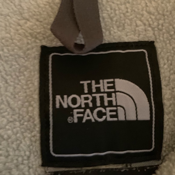 Women’s North Face fleece jacket - Picture 2 of 4